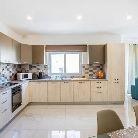 Apartment H3 - Modern And Spacious 3 Bedroom