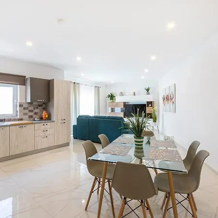 Apartment H3 - Modern And Spacious 3 Bedroom San Gwann