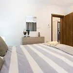 H3 - Modern And Spacious 3 Bedroom *