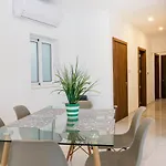 H3 - Modern And Spacious 3 Bedroom