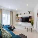 H3 - Modern And Spacious 3 Bedroom