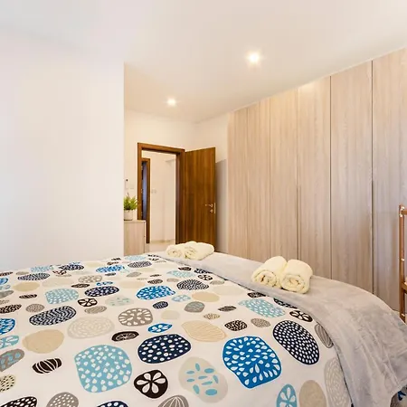 Apartment H3 - Modern And Spacious 3 Bedroom San Gwann