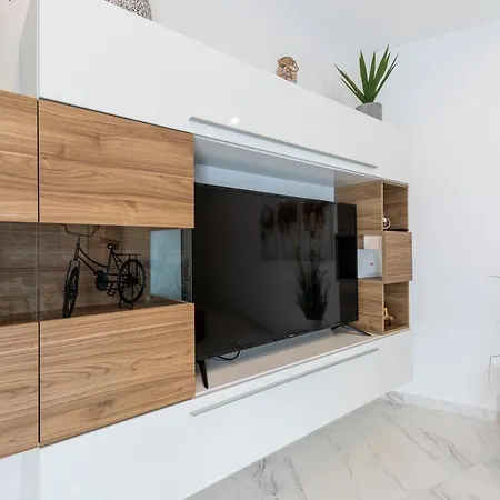 Апартаменты H3 - Modern And Spacious 3 Bedroom