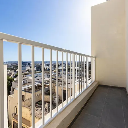 H3 - Modern And Spacious 3 Bedroom Apartment