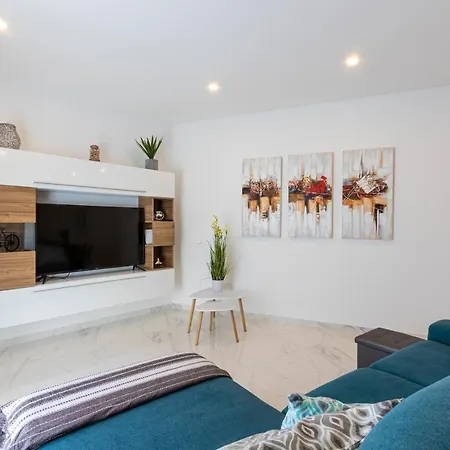 Apartment H3 - Modern And Spacious 3 Bedroom San Gwann