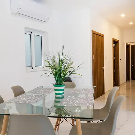 H3 - Modern And Spacious 3 Bedroom