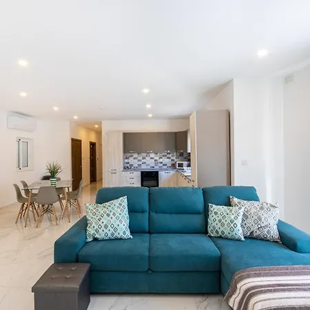 H3 - Modern And Spacious 3 Bedroom Apartment
