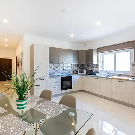 Apartment H3 - Modern And Spacious 3 Bedroom