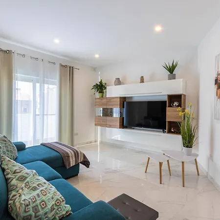 H3 - Modern And Spacious 3 Bedroom